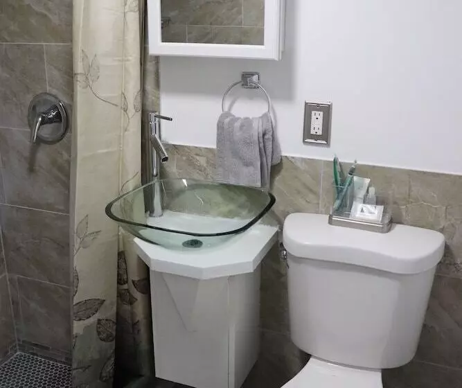 Retkeilymaja Reynolds House Inn