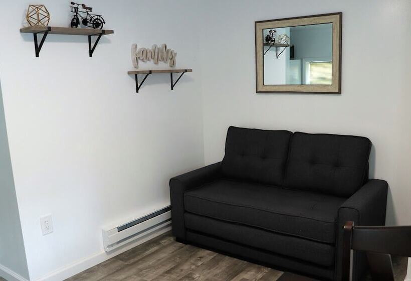 ユースホステル Reynolds House Inn