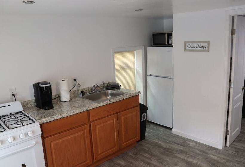 ユースホステル Reynolds House Inn