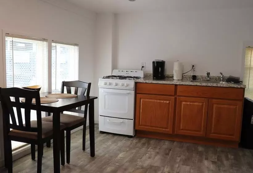 Retkeilymaja Reynolds House Inn