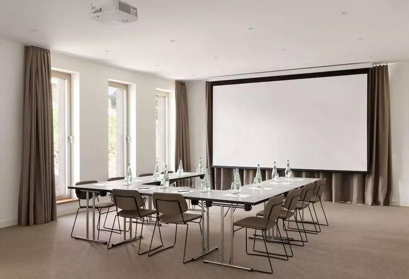 ホテル Vienna House By Wyndham Mq Kronberg