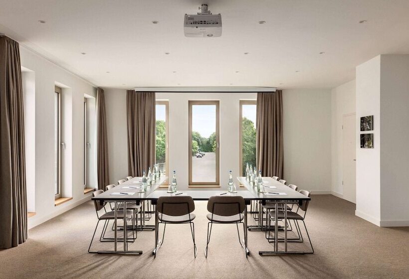 فندق Vienna House By Wyndham Mq Kronberg