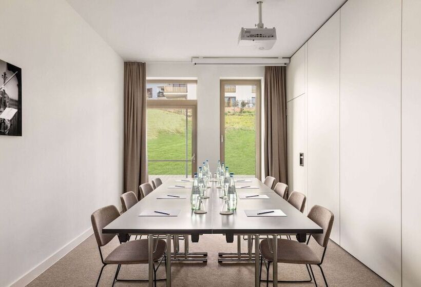 فندق Vienna House By Wyndham Mq Kronberg