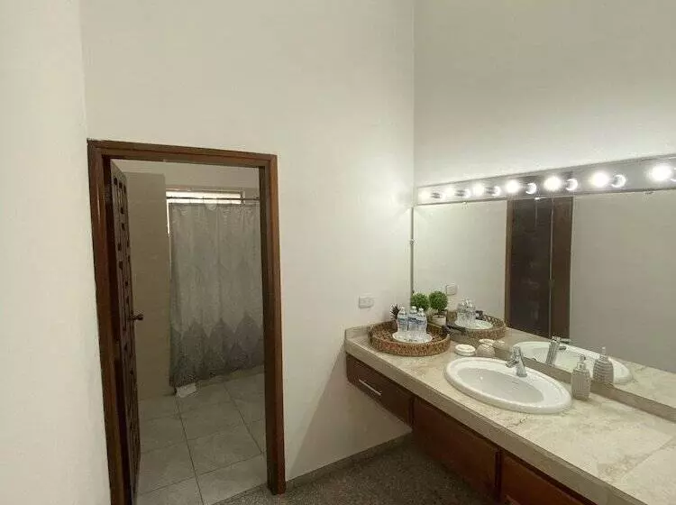 تختخواب و صبحانه Portal Los Castaños