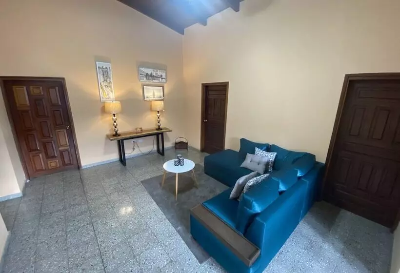 تختخواب و صبحانه Portal Los Castaños