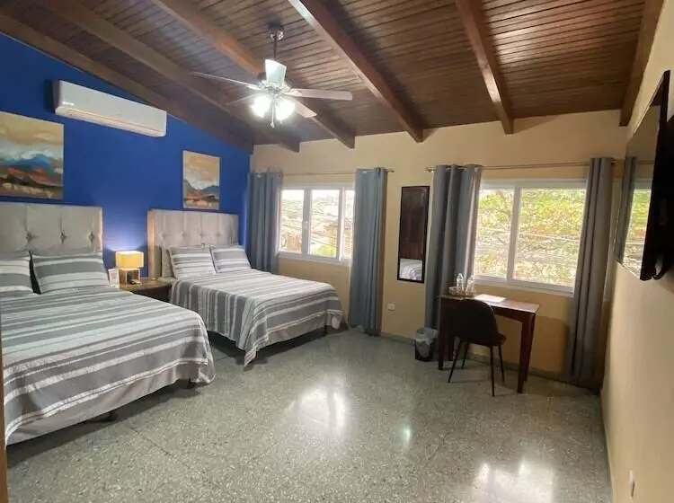 تختخواب و صبحانه Portal Los Castaños