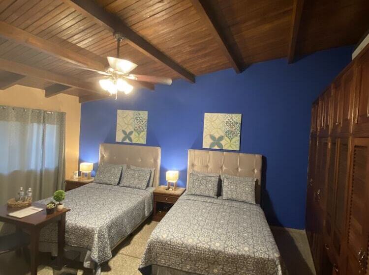 تختخواب و صبحانه Portal Los Castaños