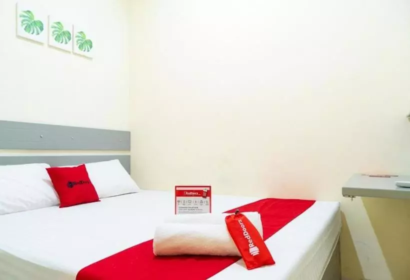 ホテル Reddoorz Near Cbd Ciledug