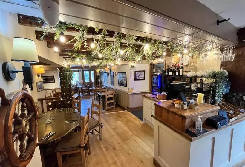 Hotelli Garddfon Inn