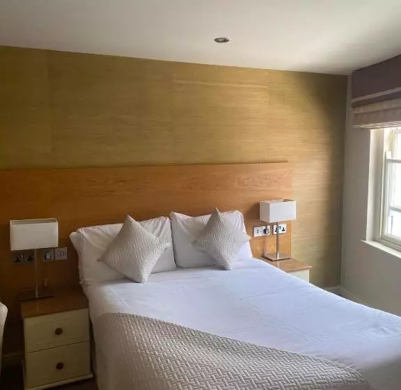 Hotelli Garddfon Inn