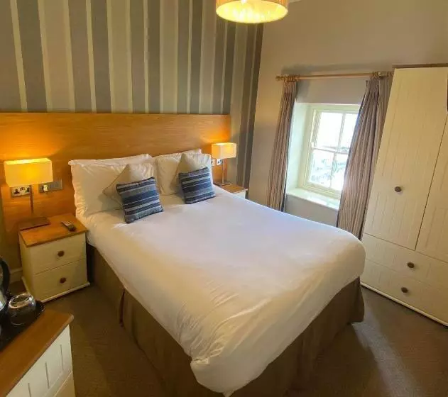 Hotelli Garddfon Inn