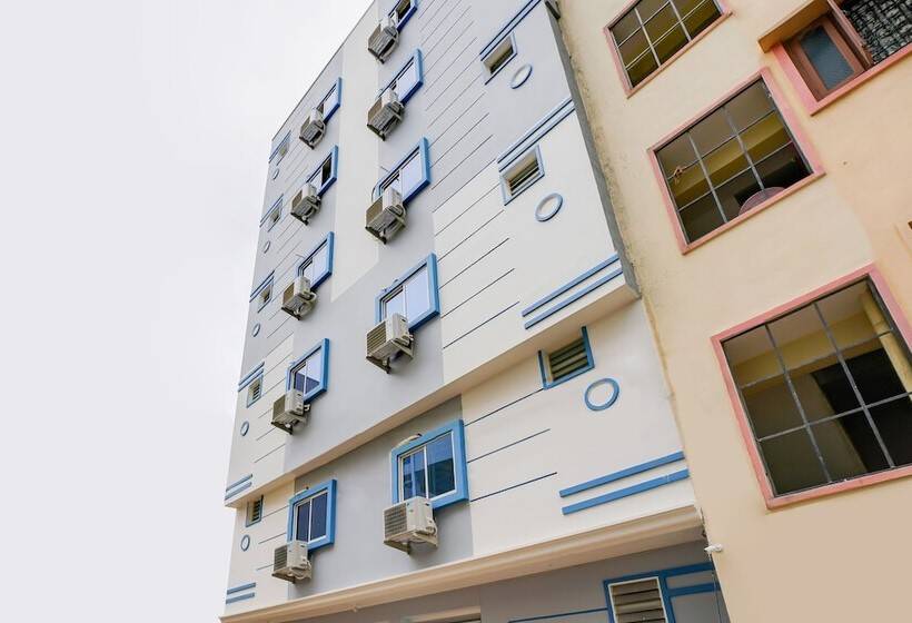 Hotel Oyo 46419 Moon Light Hospitality