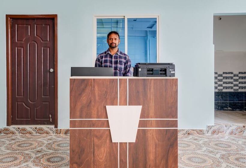 Hotel Oyo 46419 Moon Light Hospitality