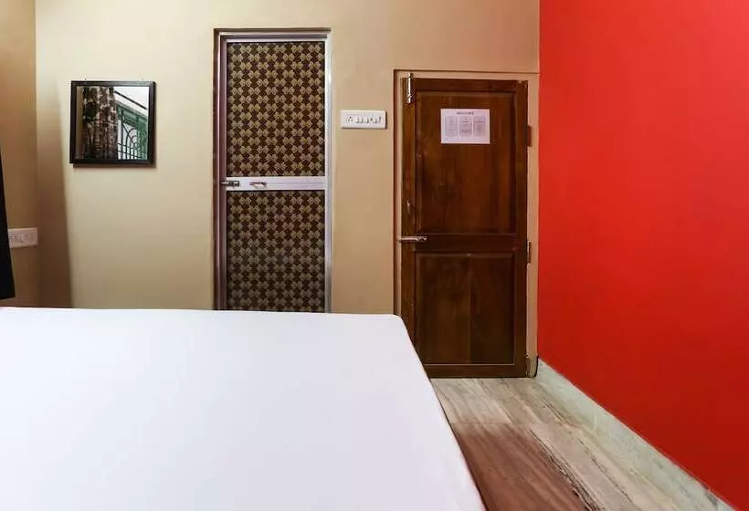 ホテル Spot On 38541 Nirmalya S Maharaja