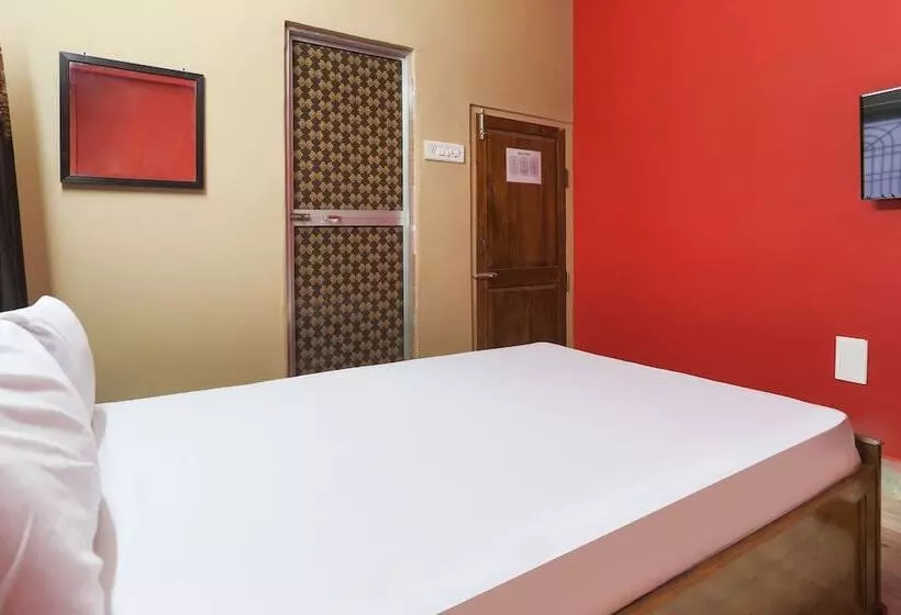 ホテル Spot On 38541 Nirmalya S Maharaja