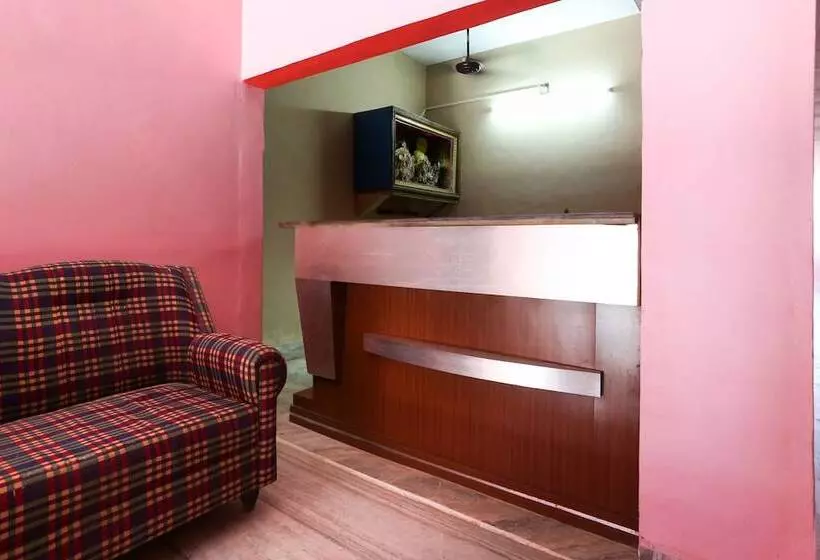 ホテル Spot On 38541 Nirmalya S Maharaja