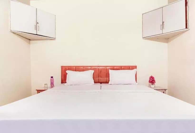 Hotelli Spot On 47803 Ren Basera Guest House