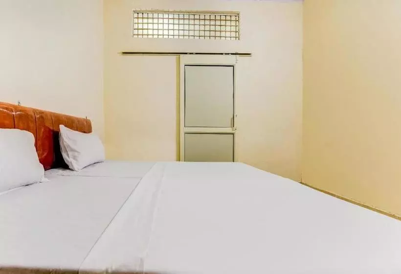Hotelli Spot On 47803 Ren Basera Guest House