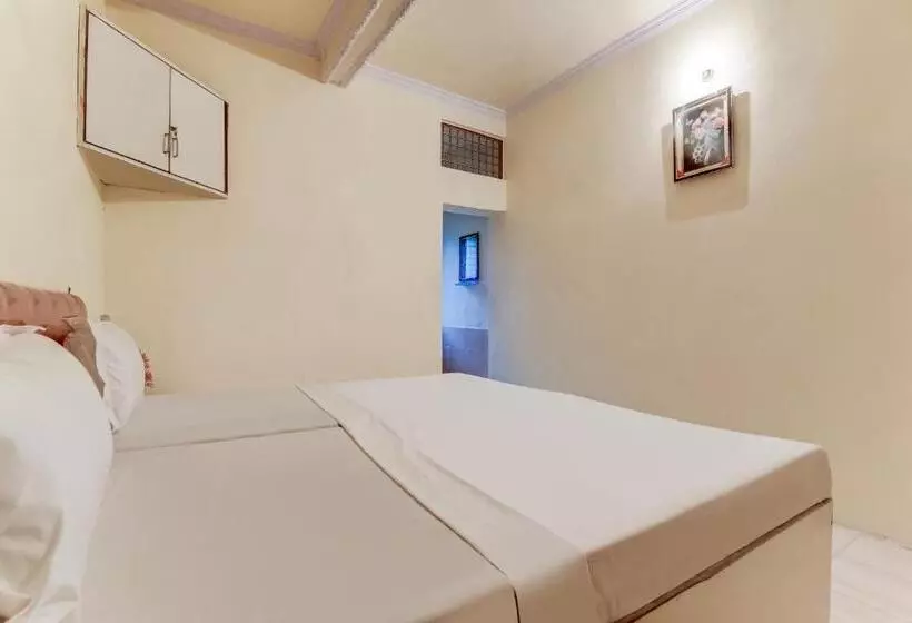 Hotelli Spot On 47803 Ren Basera Guest House
