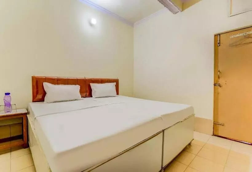 Hotelli Spot On 47803 Ren Basera Guest House