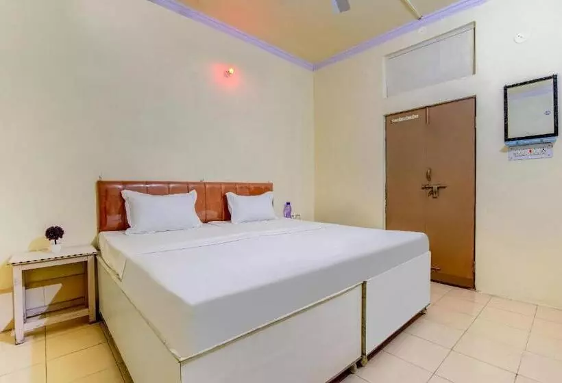 Hotelli Spot On 47803 Ren Basera Guest House