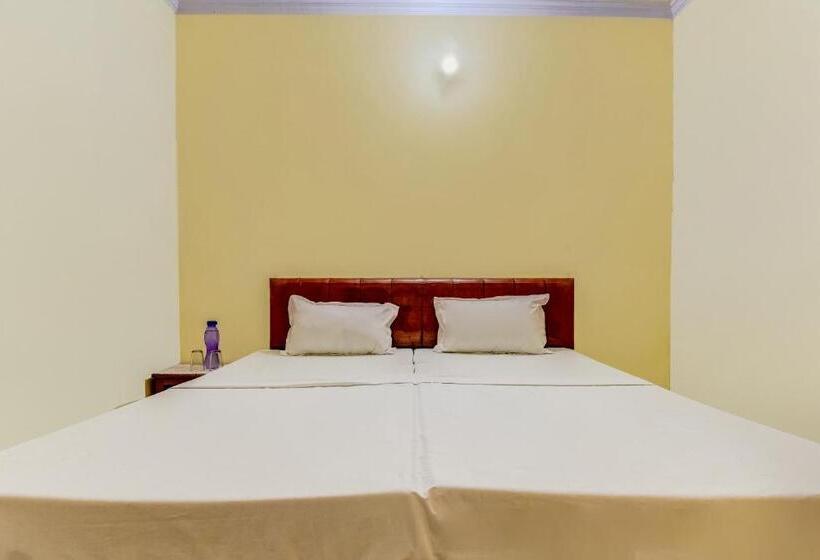 ホテル Spot On 47803 Ren Basera Guest House