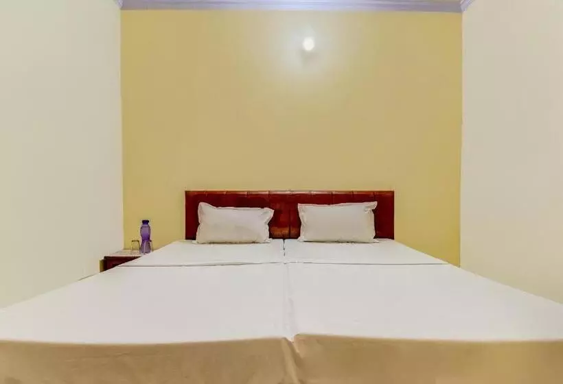 Hotelli Spot On 47803 Ren Basera Guest House