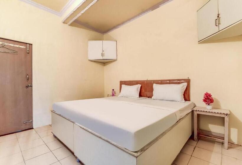 ホテル Spot On 47803 Ren Basera Guest House