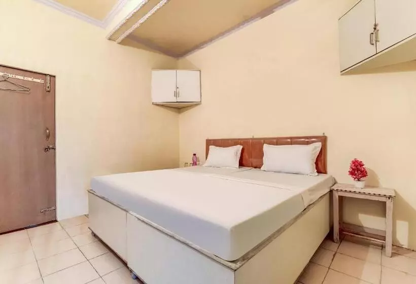 Hotelli Spot On 47803 Ren Basera Guest House