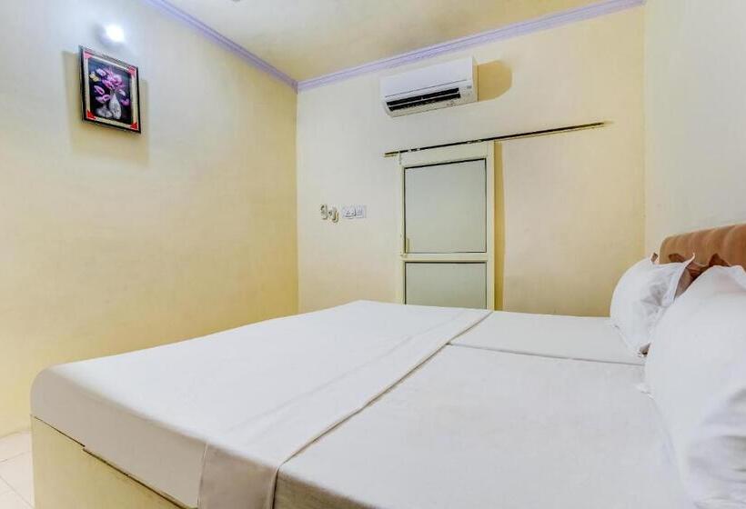 ホテル Spot On 47803 Ren Basera Guest House