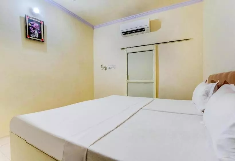 Hotelli Spot On 47803 Ren Basera Guest House