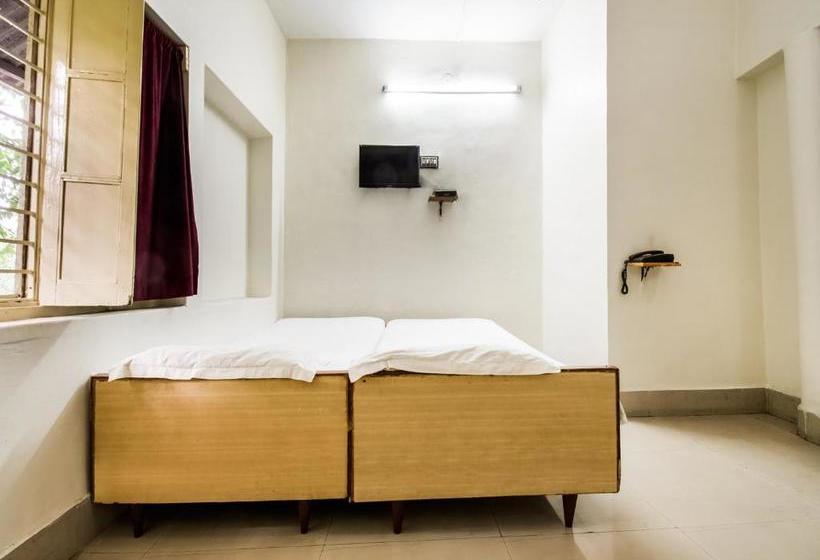 Hotell Spot On 8003 New Akash