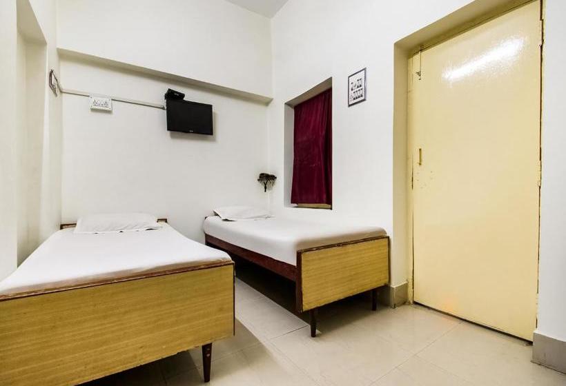 Hotell Spot On 8003 New Akash