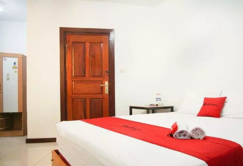 Majatalo Reddoorz Near Mal Abepura