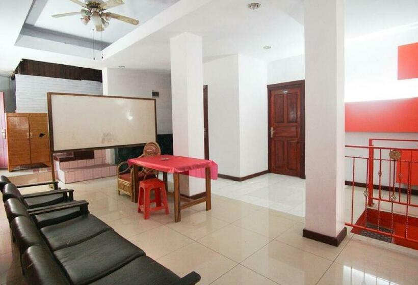 פנסיון Reddoorz Near Mal Abepura