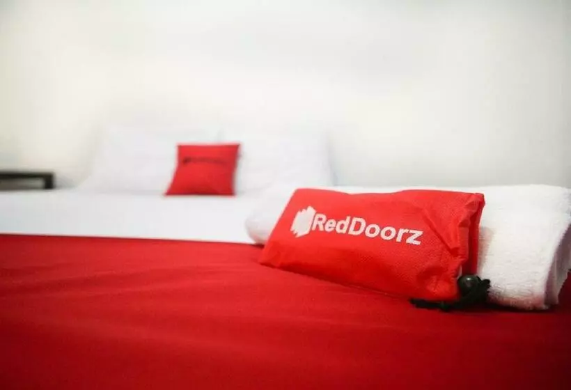 Majatalo Reddoorz Near Mal Abepura