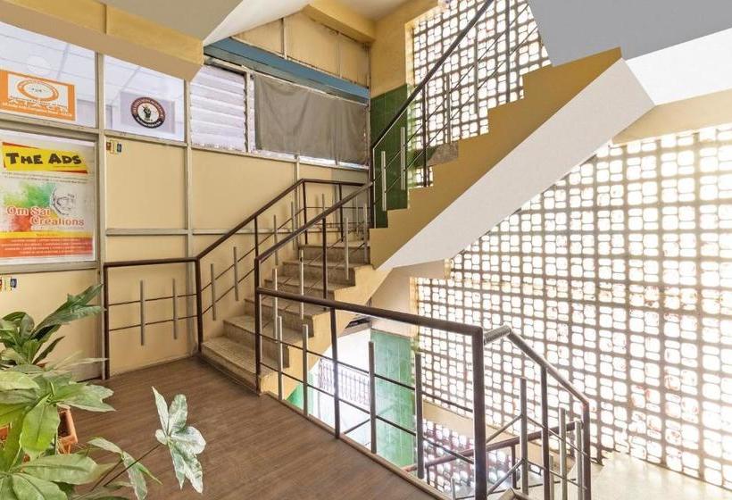 בית מלון כפרי Pavithra Deluxe Lodge