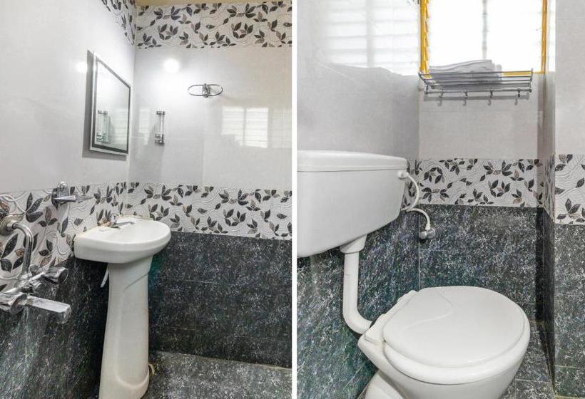 בית מלון כפרי Pavithra Deluxe Lodge