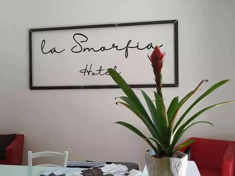 Hotelli La Smorfia