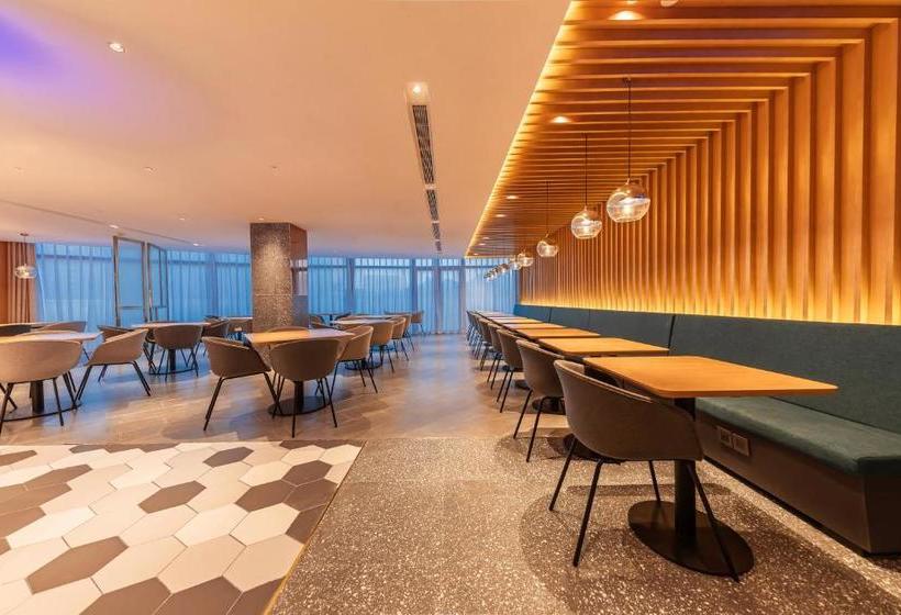 בית מלון כפרי Holiday Inn Express Yichang Riverside By Ihg