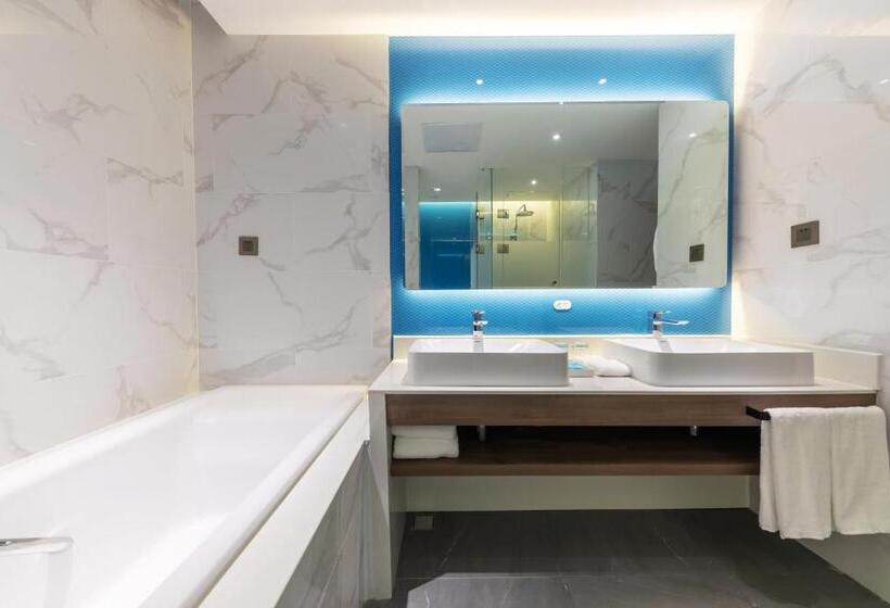 בית מלון כפרי Holiday Inn Express Yichang Riverside By Ihg