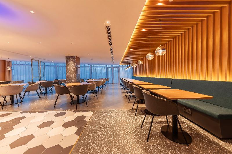 בית מלון כפרי Holiday Inn Express Yichang Riverside By Ihg