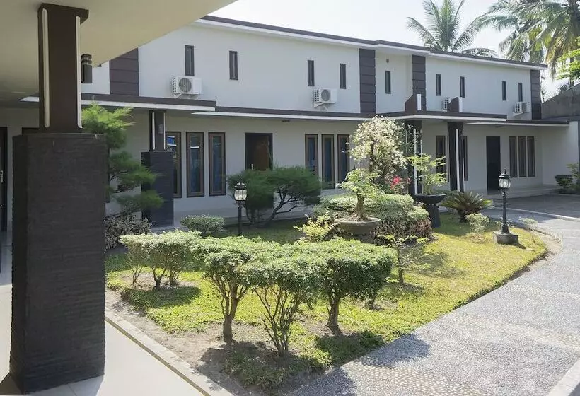 هتل Oyo 1283 Guest House Loemajan