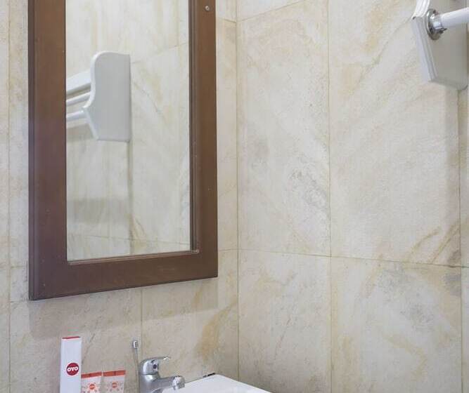 هتل Oyo 1283 Guest House Loemajan