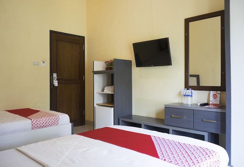 هتل Oyo 1283 Guest House Loemajan