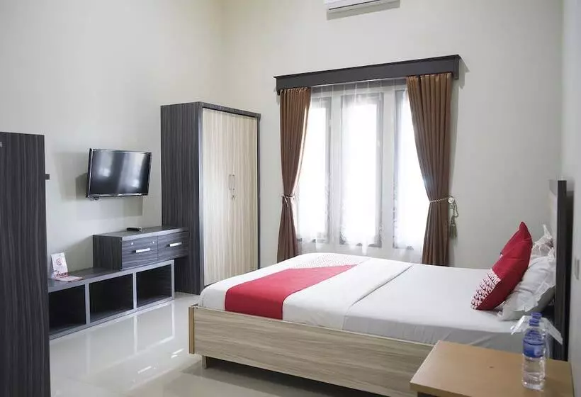 هتل Oyo 1283 Guest House Loemajan