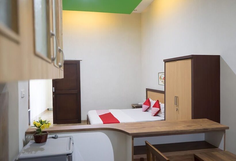 هتل Oyo 1283 Guest House Loemajan