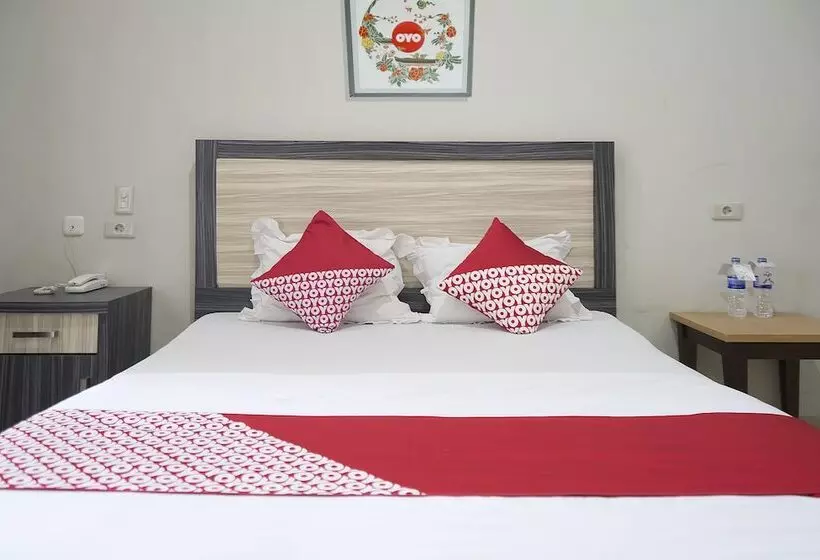 هتل Oyo 1283 Guest House Loemajan