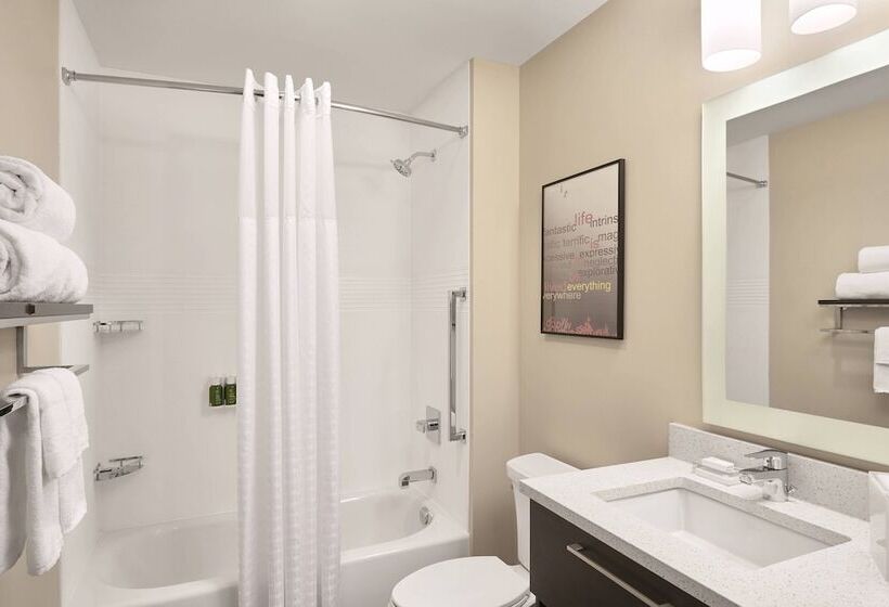 Отель Towneplace Suites By Marriott Medicine Hat