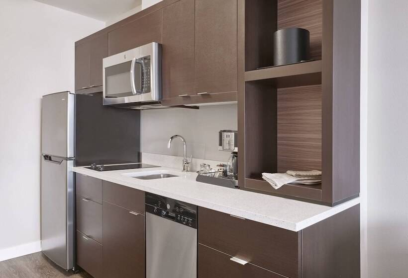 Отель Towneplace Suites By Marriott Medicine Hat